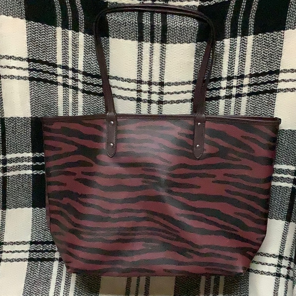 Coach burgundy & black zebra print reversible leather tote purse - Picture 2 of 10